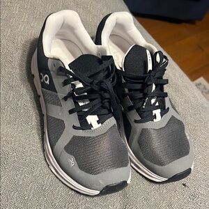 On Running Black and Gray Athletic Shoes cloud runner